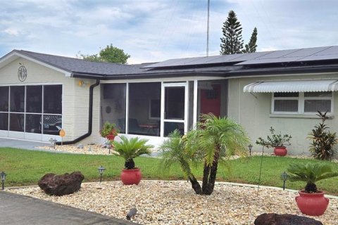 Casa en venta en Holiday, Florida, 3 dormitorios, 119.29 m2 № 1909199 - foto 2