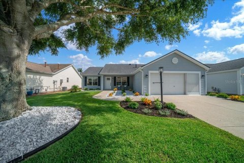 House in The Villages, Florida 2 bedrooms, 128.48 sq.m. № 2277439
