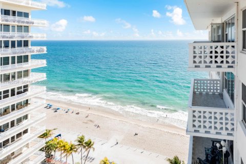 Condominio en Fort Lauderdale, Florida, 2 dormitorios  № 2049508