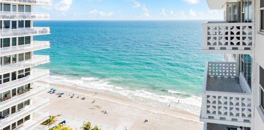 Condominio en Fort Lauderdale, Florida, 2 dormitorios  № 2049508