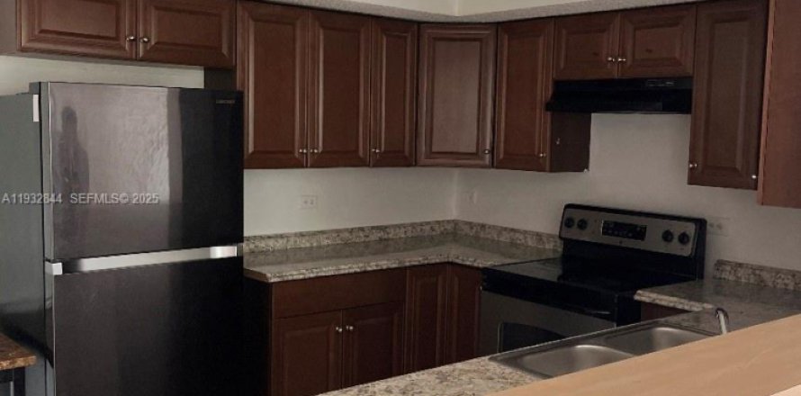 Квартира в Холливуд, Флорида 2 спальни, 82.13м2 № 1991677