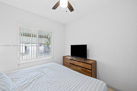 Снять в аренду коммерческую недвижимость в Холливуд, Флорида 1 спальня, № 2031172 - фото 6