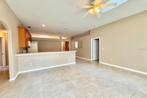 Villa ou maison à louer à Orlando, Floride: 4 chambres, 199.09 m2 № 2399008 - photo 2
