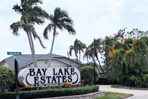 House in Bradenton, Florida 3 bedrooms, 209.49 sq.m. № 2230350