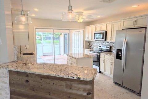 House in Bradenton, Florida 3 bedrooms, 209.49 sq.m. № 2230350 - photo 11