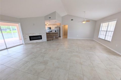 House in Bradenton, Florida 3 bedrooms, 209.49 sq.m. № 2230350 - photo 4
