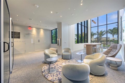 Condo in Miami Beach, Florida, 1 bedroom  № 1895366 - photo 15