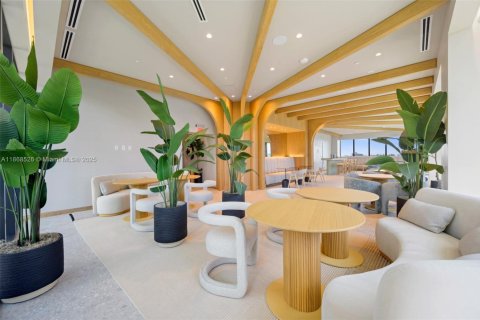 Condo in Miami Beach, Florida, 1 bedroom  № 1895366 - photo 16