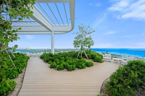 Condo in Miami Beach, Florida, 1 bedroom  № 1895366 - photo 22