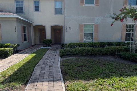 Townhouse in Kissimmee, Florida 4 bedrooms, 184.41 sq.m. № 1798279 - photo 1