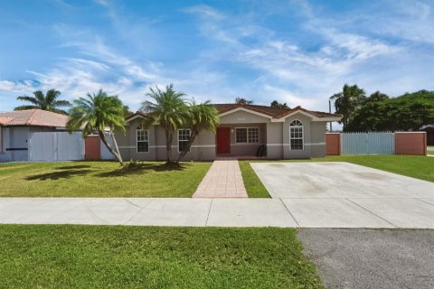 Casa en Miami, Florida 4 dormitorios, 159.42 m2 № 2429724
