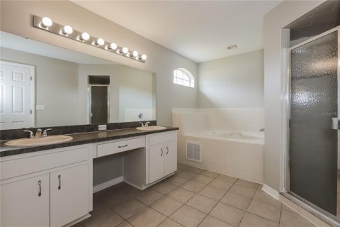 House in Mulberry, Florida 3 bedrooms, 172.71 sq.m. № 2198783 - photo 12