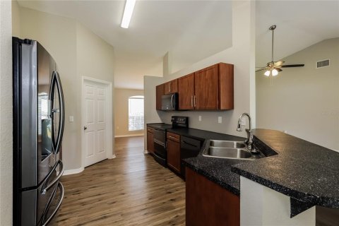 House in Mulberry, Florida 3 bedrooms, 172.71 sq.m. № 2198783 - photo 5