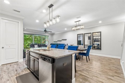 Touwnhouse à vendre à Lutz, Floride: 3 chambres, 214.33 m2 № 2225472 - photo 12