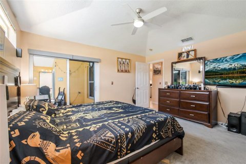 House in Davenport, Florida 4 bedrooms, 145.11 sq.m. № 2115860 - photo 26