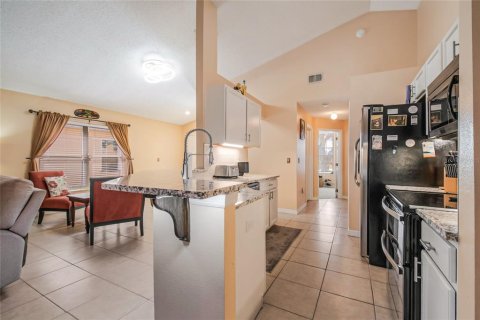 House in Davenport, Florida 4 bedrooms, 145.11 sq.m. № 2115860 - photo 13