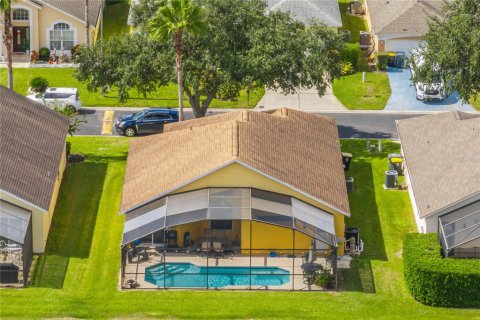 House in Davenport, Florida 4 bedrooms, 145.11 sq.m. № 2115860 - photo 30