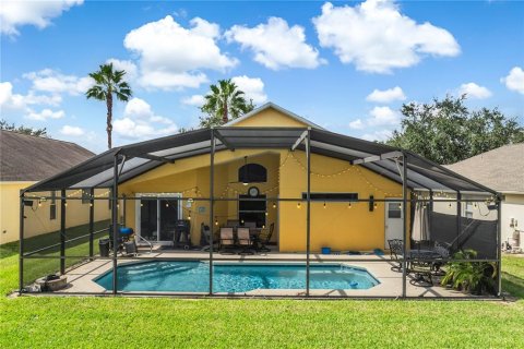 House in Davenport, Florida 4 bedrooms, 145.11 sq.m. № 2115860 - photo 2