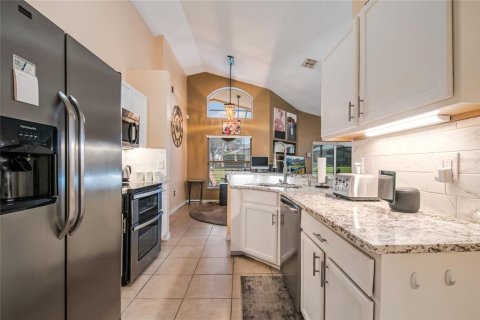 House in Davenport, Florida 4 bedrooms, 145.11 sq.m. № 2115860 - photo 4