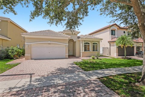 Casa en venta en Miramar, Florida, 3 dormitorios, 181.44 m2 № 1820196 - foto 1