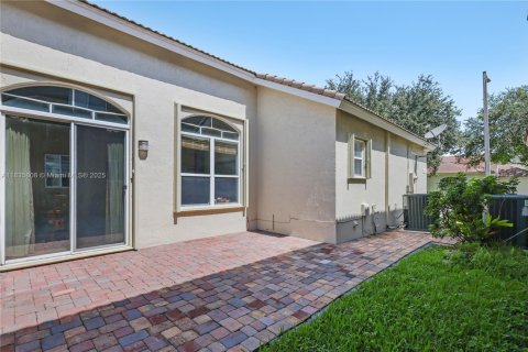 Casa en venta en Miramar, Florida, 3 dormitorios, 181.44 m2 № 1820196 - foto 25