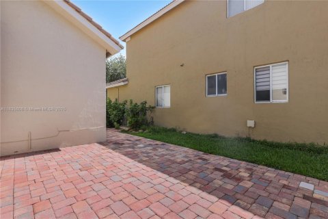Casa en venta en Miramar, Florida, 3 dormitorios, 181.44 m2 № 1820196 - foto 24