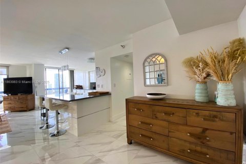 Condo in Aventura, Florida, 2 bedrooms № 2244290 - photo 2