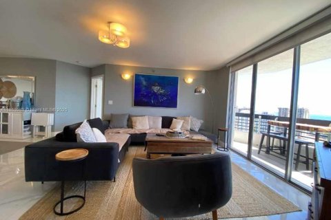 Condo in Aventura, Florida, 2 bedrooms № 2244290 - photo 7