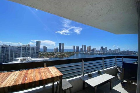 Condo in Aventura, Florida, 2 bedrooms № 2244290 - photo 8