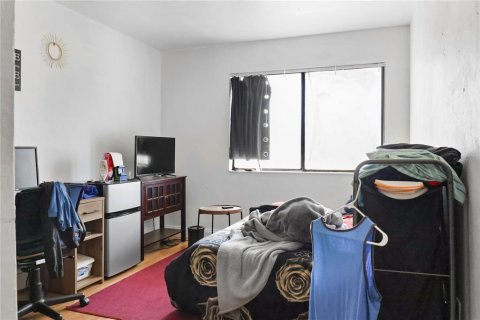Propiedad comercial en venta en Gainesville, Florida, 584.73 m2 № 1607988 - foto 13