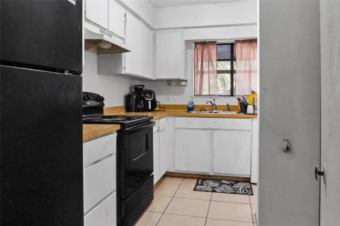 Propiedad comercial en venta en Gainesville, Florida, 584.73 m2 № 1607988 - foto 29