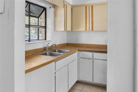 Propiedad comercial en venta en Gainesville, Florida, 584.73 m2 № 1607988 - foto 7