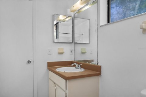 Propiedad comercial en venta en Gainesville, Florida, 584.73 m2 № 1607988 - foto 21