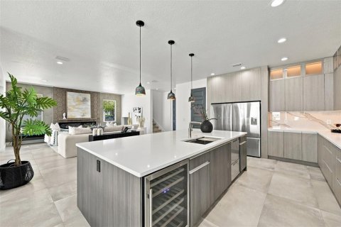 Villa ou maison à vendre à Tampa, Floride: 5 chambres, 321.35 m2 № 2388683 - photo 12