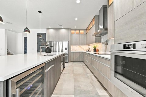 Villa ou maison à vendre à Tampa, Floride: 5 chambres, 321.35 m2 № 2388683 - photo 13