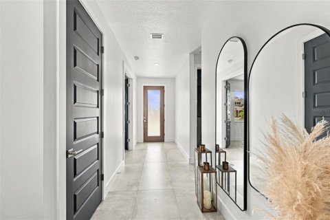 Villa ou maison à vendre à Tampa, Floride: 5 chambres, 321.35 m2 № 2388683 - photo 5