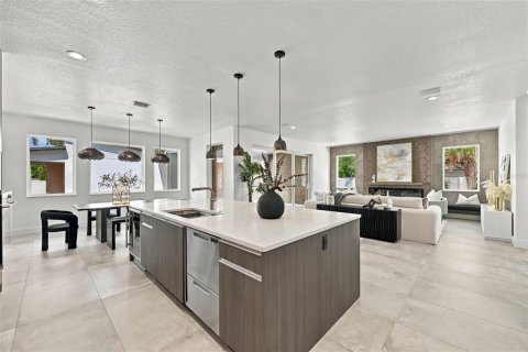 Villa ou maison à vendre à Tampa, Floride: 5 chambres, 321.35 m2 № 2388683 - photo 11