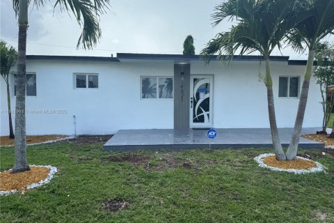 House in Miami, Florida 3 bedrooms, 98.1 sq.m. № 1809358 - photo 4
