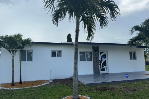 House in Miami, Florida 3 bedrooms, 98.1 sq.m. № 1809358 - photo 8