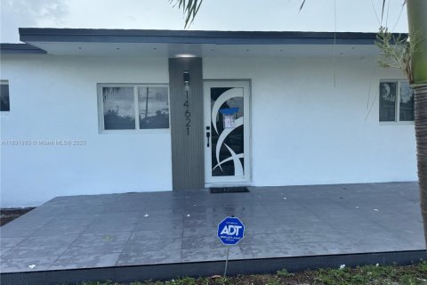 House in Miami, Florida 3 bedrooms, 98.1 sq.m. № 1809358 - photo 9
