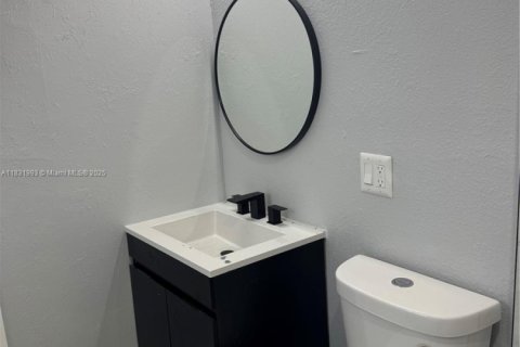 House in Miami, Florida 3 bedrooms, 98.1 sq.m. № 1809358 - photo 30