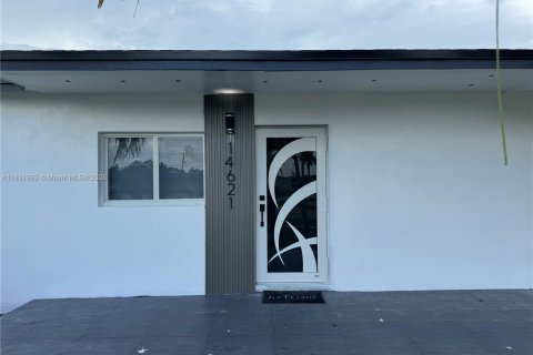 House in Miami, Florida 3 bedrooms, 98.1 sq.m. № 1809358 - photo 6