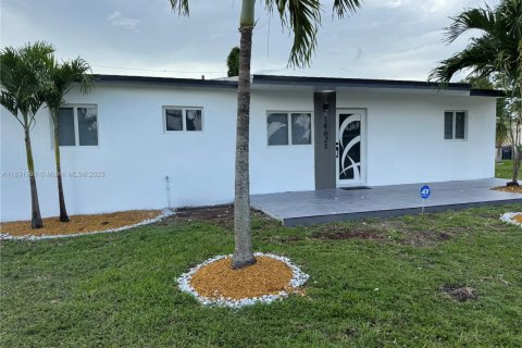 House in Miami, Florida 3 bedrooms, 98.1 sq.m. № 1809358 - photo 5