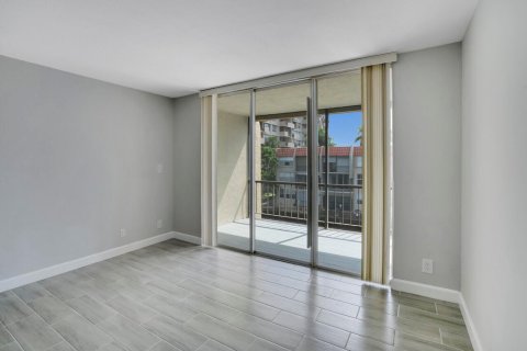 Купить кондоминиум в Помпано-Бич, Флорида 3 комнаты, 96.15м2, № 2083795 - фото 17