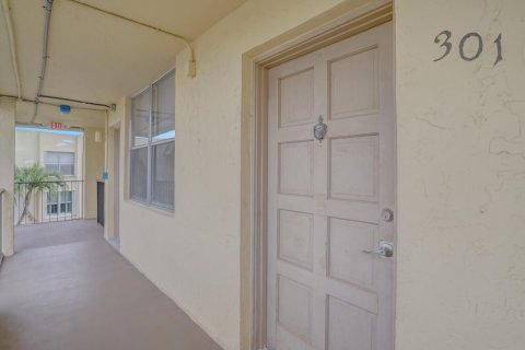 Купить кондоминиум в Помпано-Бич, Флорида 3 комнаты, 96.15м2, № 2083795 - фото 4