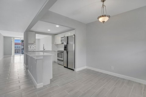 Купить кондоминиум в Помпано-Бич, Флорида 3 комнаты, 96.15м2, № 2083795 - фото 6