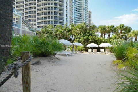Condo in Sunny Isles Beach, Florida, 2 bedrooms  № 2090181 - photo 24