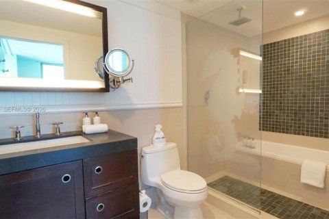 Condo in Sunny Isles Beach, Florida, 2 bedrooms  № 2090181 - photo 18