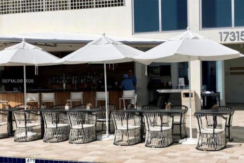 Condo in Sunny Isles Beach, Florida, 2 bedrooms  № 2090181 - photo 23