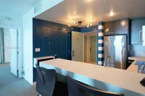 Condo in Sunny Isles Beach, Florida, 2 bedrooms  № 2090181 - photo 10